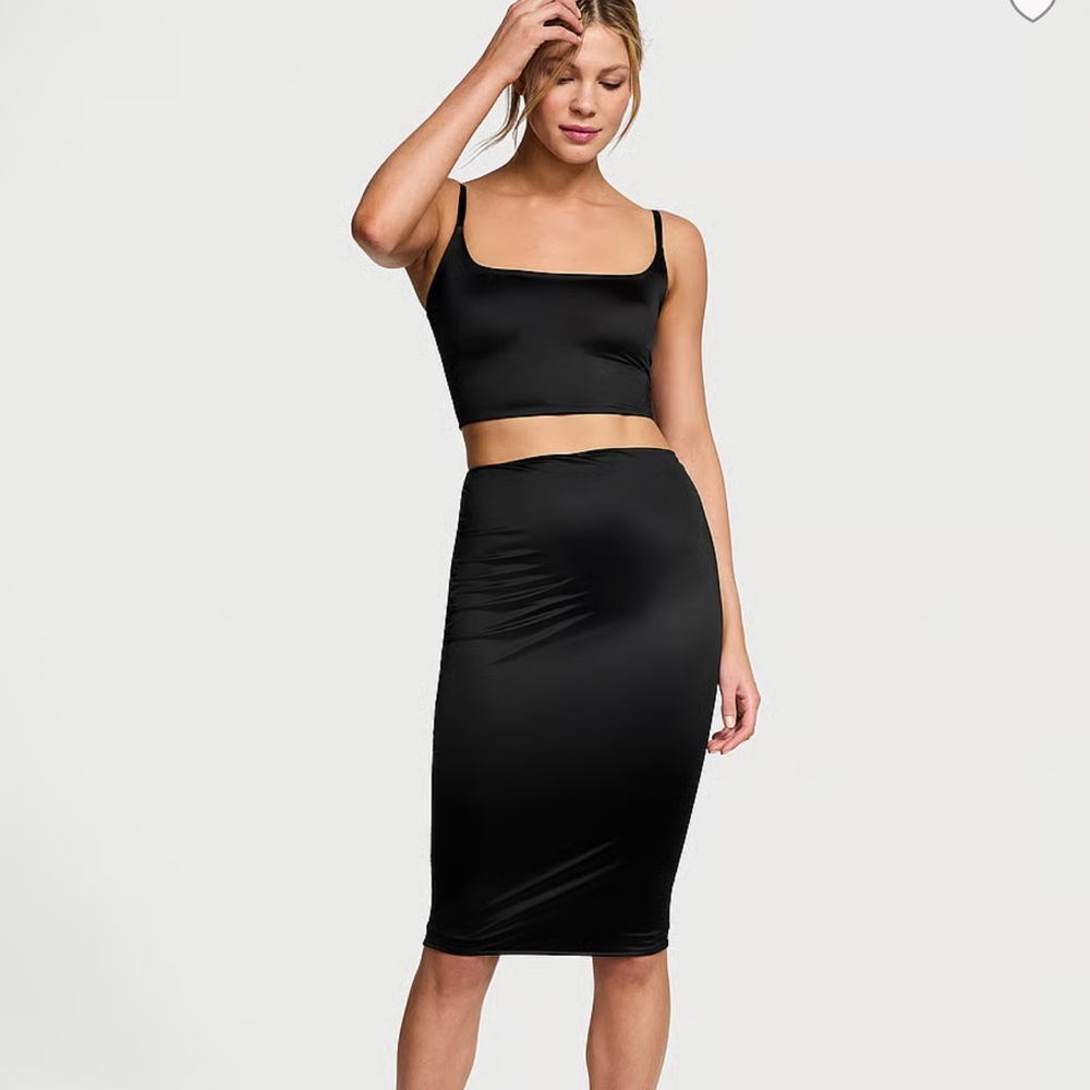 VICTORIA'S SECRETSoSleek™ Bralette & Tube Skirt Set